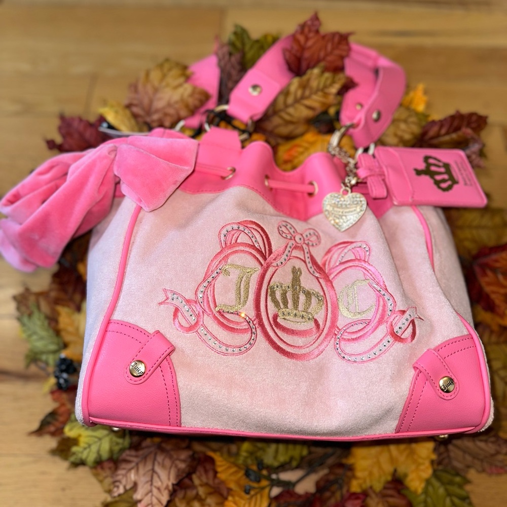 Juicy Couture viral 2025 pink daydreamer